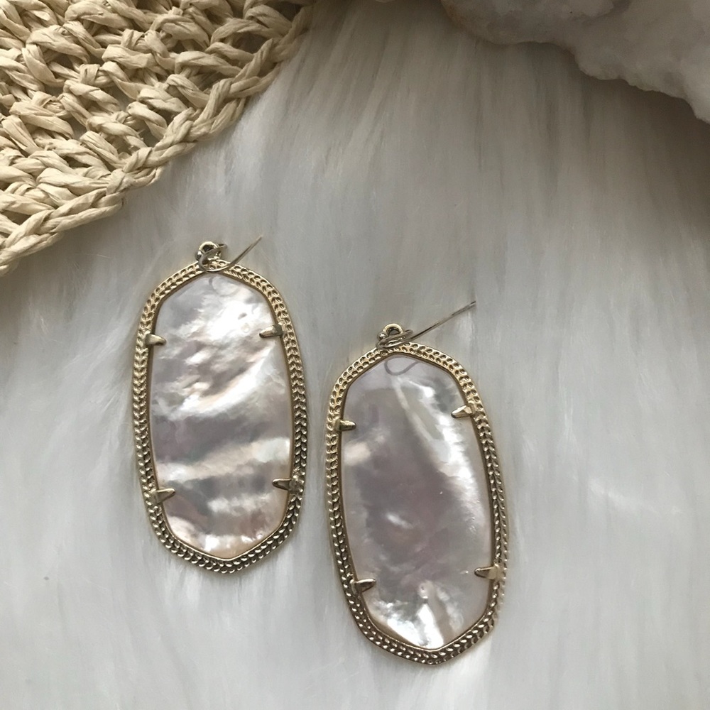 Classic Kendra Scott Danielle earrings